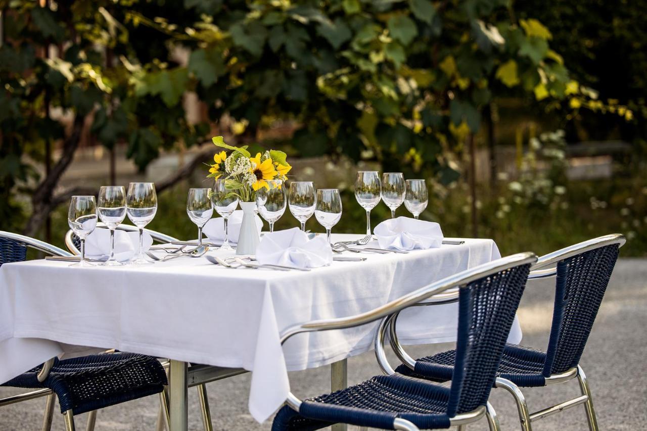 Odelya - Stadthotel Im Park Basel Bagian luar foto