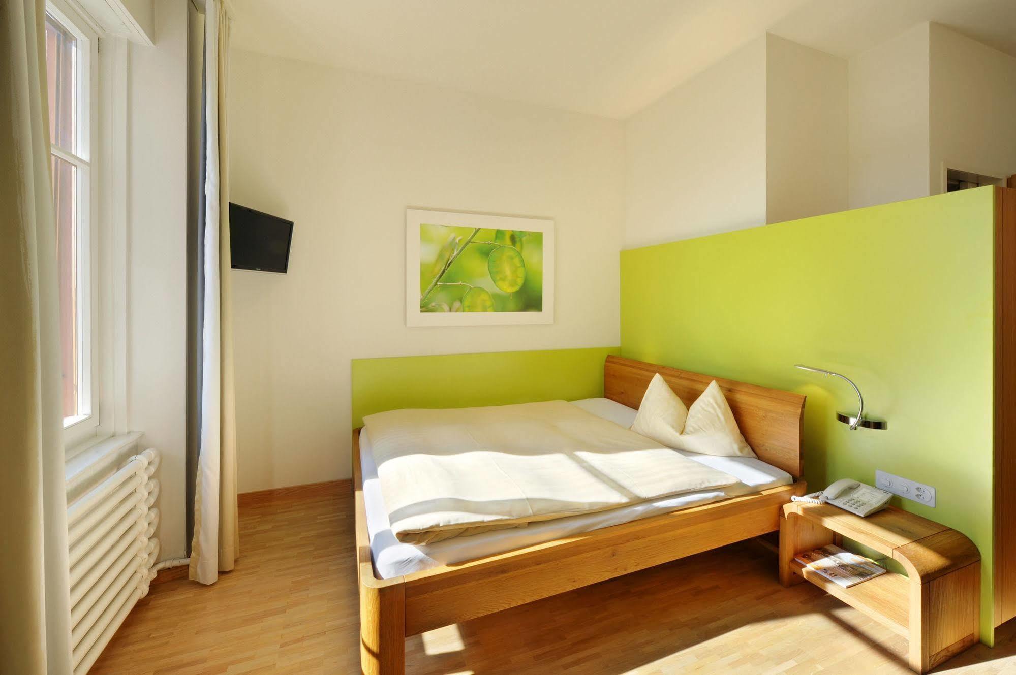 Odelya - Stadthotel Im Park Basel Bagian luar foto